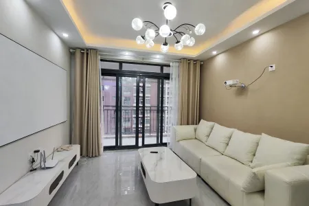 中央城F区 2室1厅1卫 2,500元/月 采光充足