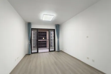 昌建融创枫丹壹号 3室2厅1卫 1,700元/月 南北通透,性价比高