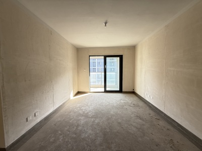 融创金地童话森林 3室2厅2卫 125万 业主急售