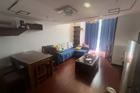 中央城财富街 2室1厅1卫 2,300元/月 南北通透,家电齐全,性价比高,降价房