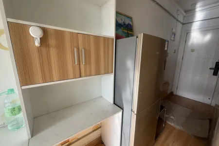 宜居蓝鲸湾 1室1厅1卫 1,250元/月 南北通透,三证齐全