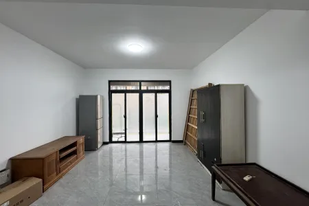 鸿瑞熙龙湾 4房2厅2卫 1,700元/月 南北通透,视频房