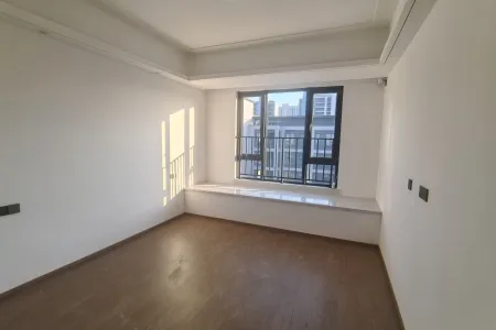 铂悦滨江 3室2厅1卫 200万元 南北通透,业主急售