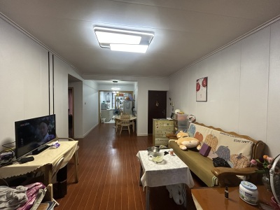 凤凰城南岛云杉轩 2室2厅1卫 47万元 满五年,唯一住房,南北通透,满五年,唯一住房