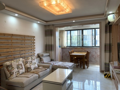 BOBO城F区 2室1厅1卫 1,800元/月 业主急售,满两年,房产证在手里