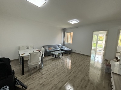 官山翰林东区 2室2厅1卫 2,200元/月 采光充足