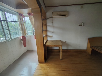 中港二航局芜湖住宅区 2室2厅1卫 1,500元/月 南北通透,三证齐全,满两年