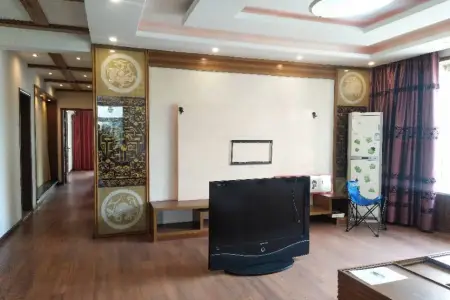 BOBO城E区 3室2厅2卫 3000元/月 南北通透,采光充足,满两年