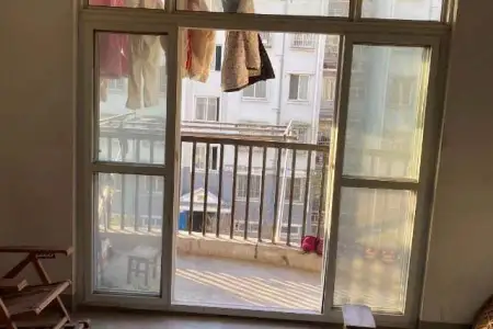 水岸星城东区 2室2厅1卫 1万 南北通透,采光充足,商住两用