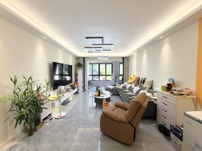 江城九里 4室2厅2卫 205万 南北通透