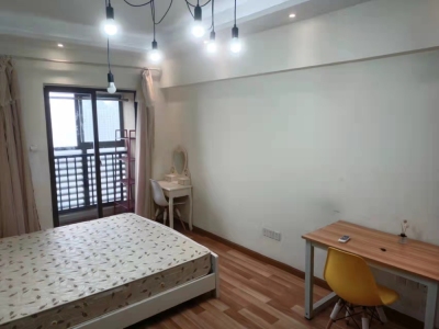 名流印象 临街商铺 1,900元/月 带租约,繁华地段