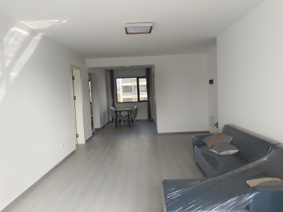 御水台 3室2厅1卫 1,900元/月 南北通透