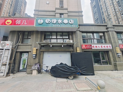 绿地新里海顿公馆 临街商铺 3,000元/月 繁华地段,转角旺铺