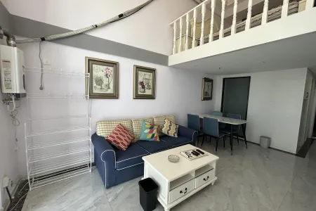 中央城财富街 1室1厅1卫 1,800元/月 视频房,有电梯