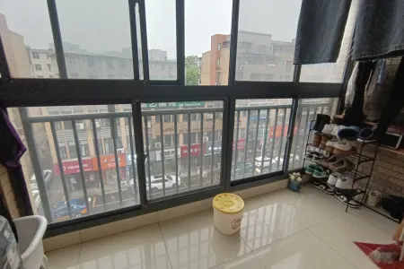 银湖·波尔卡国际花园2房1厅1卫南精装真实好房