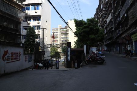 凤翎路国土局家属院