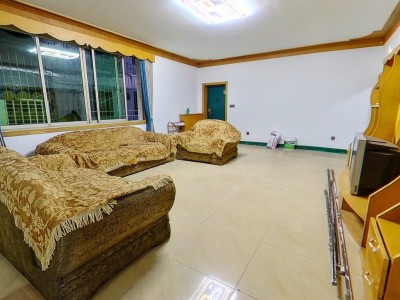 （老北站）凤翎关农贸市场综合楼 3房2厅1卫 东南