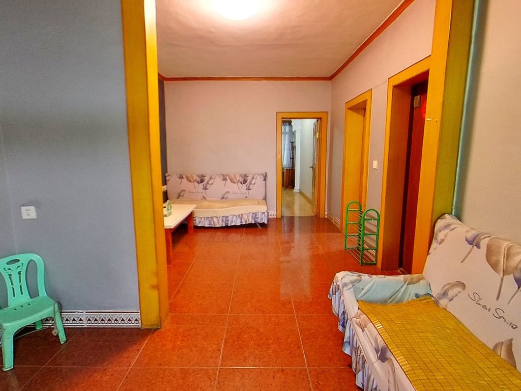 （南门口）凰冠小区（凰冠大院） 2室2厅1卫 东