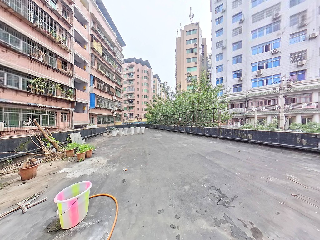 阳光耍都盐业公司家属院