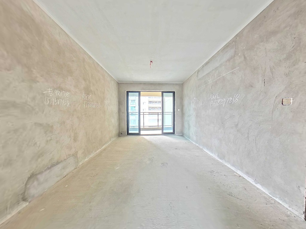 （莲花湖）蓝光芙蓉风华一期 4室2厅2卫 南