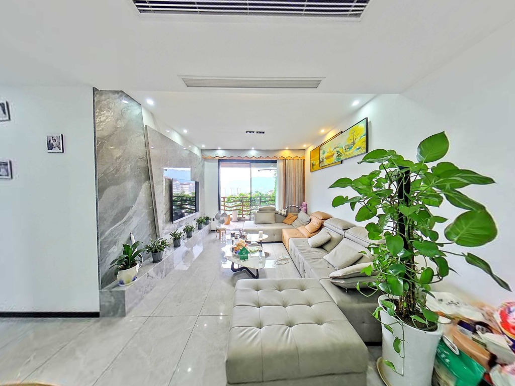 （凤凰大道）天誉誉府 4房2厅2卫 南