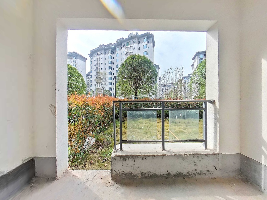 陽光熙云湖