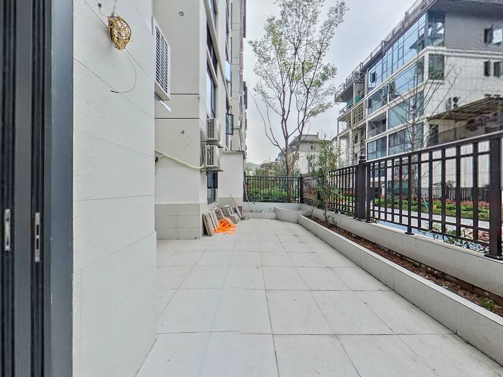 陽光熙云湖