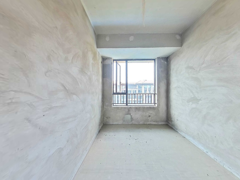 （莲花湖）蓝光芙蓉风华二期 4室2厅2卫 南