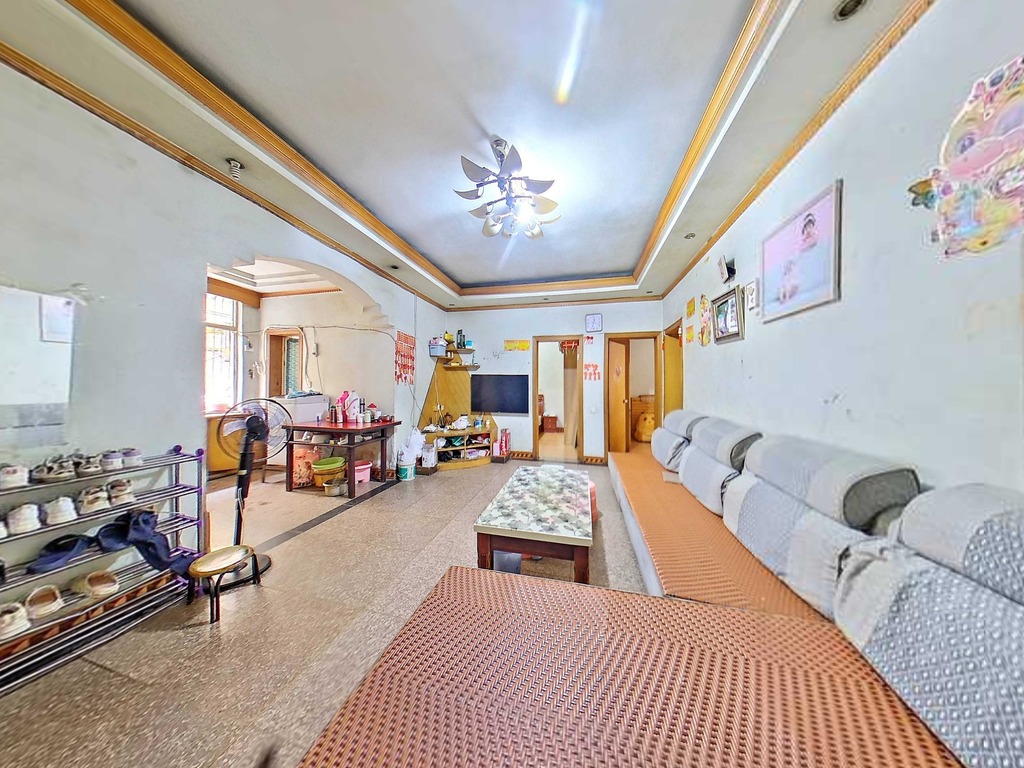 （红旗大桥）黄泥扁市五金厂 4室2厅2卫 南