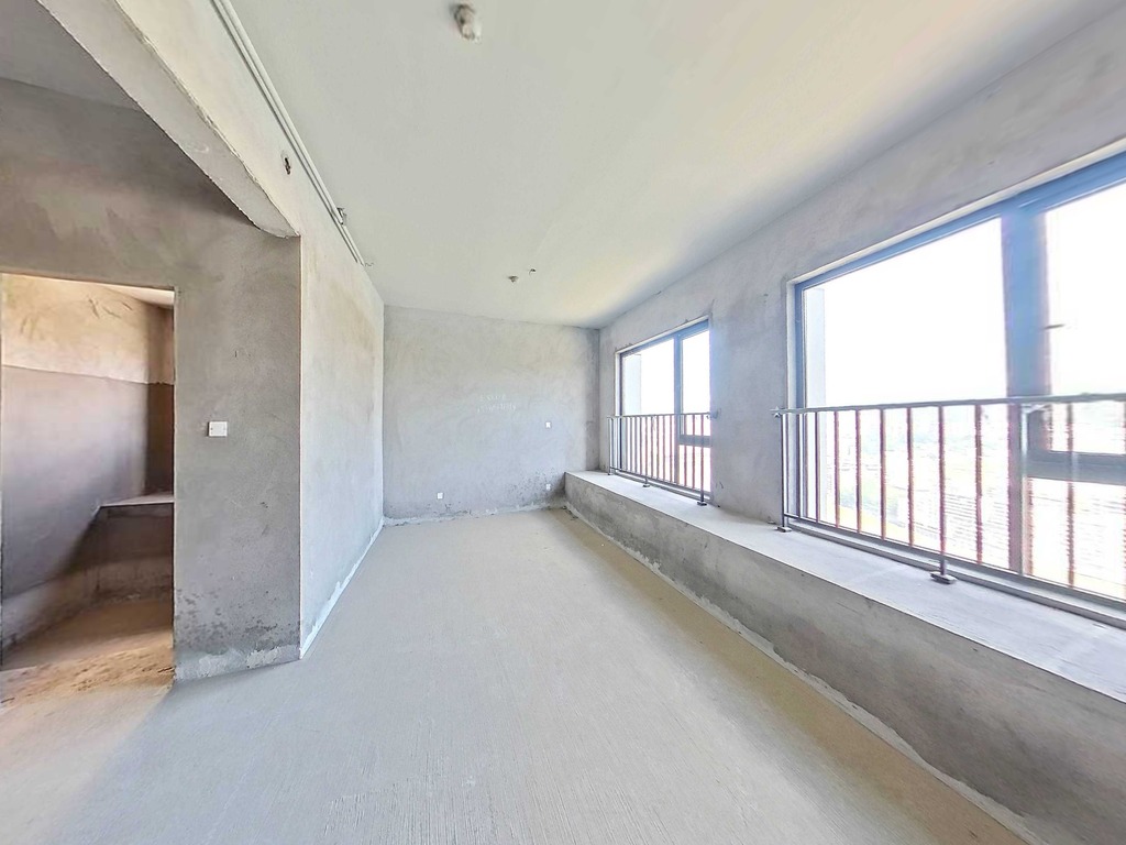 （塔沱）蓝润置地广场 4室2厅2卫 南