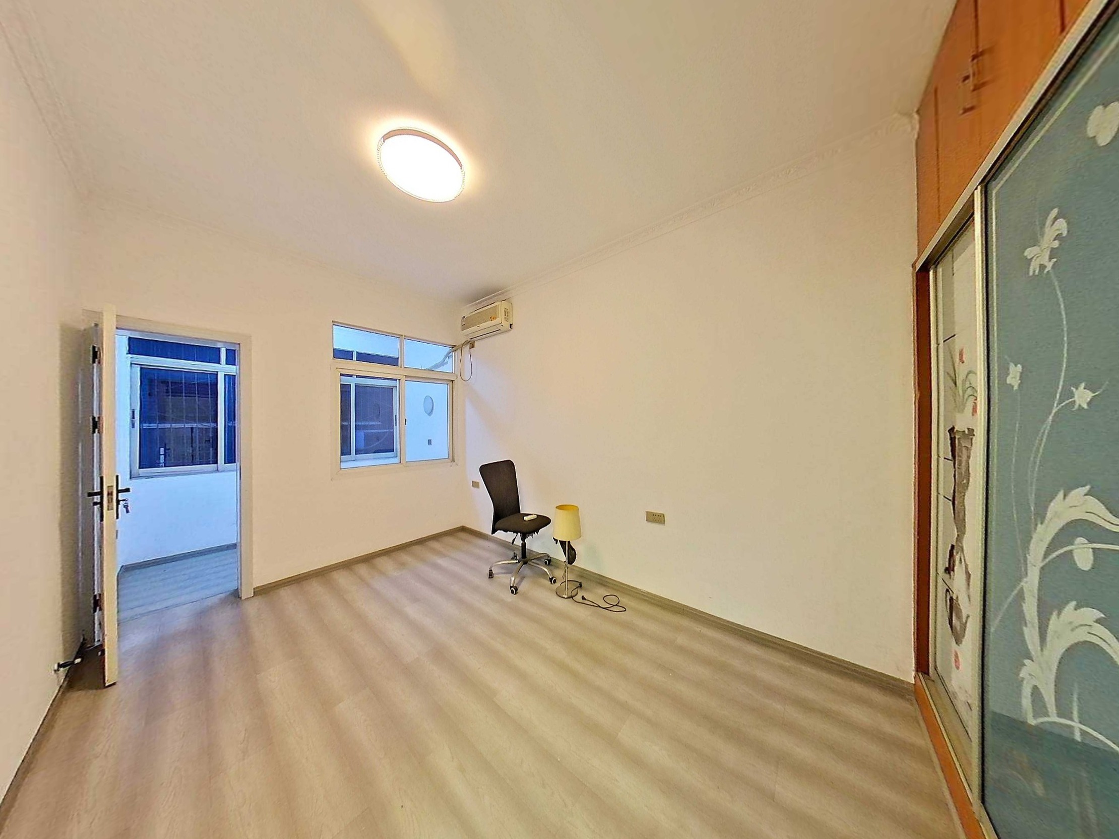 凉水井街长廊99号