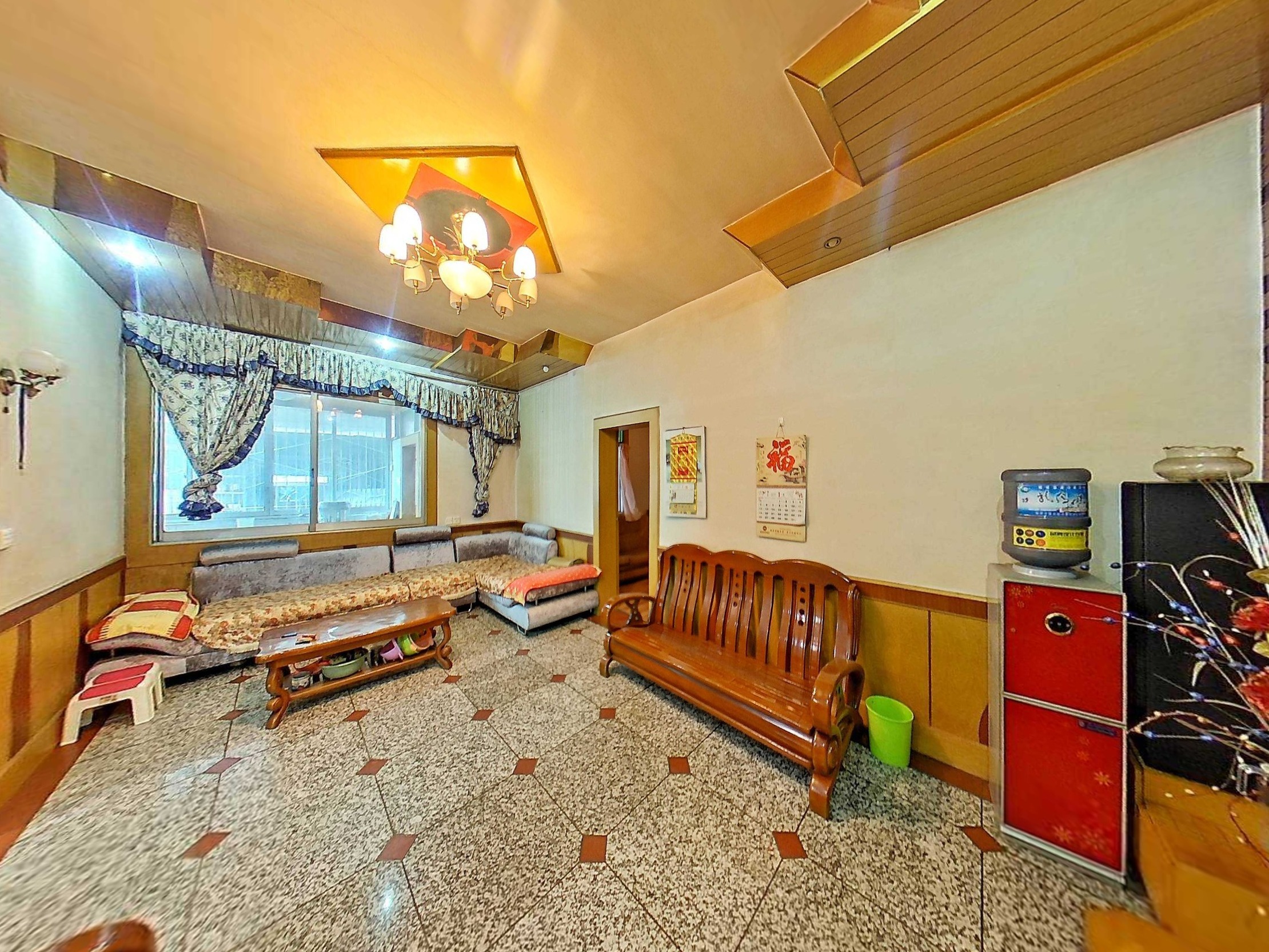 （中心广场）蜀达大厦（冉家米线） 4室2厅2卫 东南