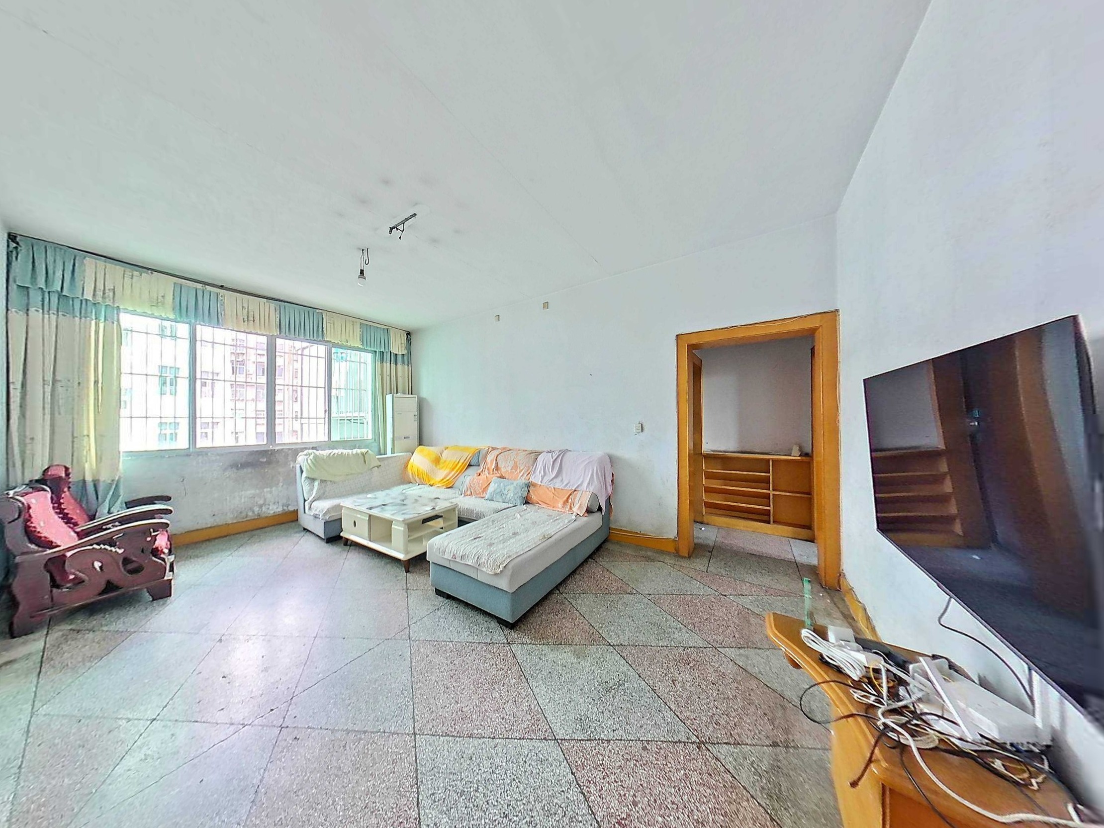 （中心广场）怡景湾（农科所） 3室2厅2卫 南