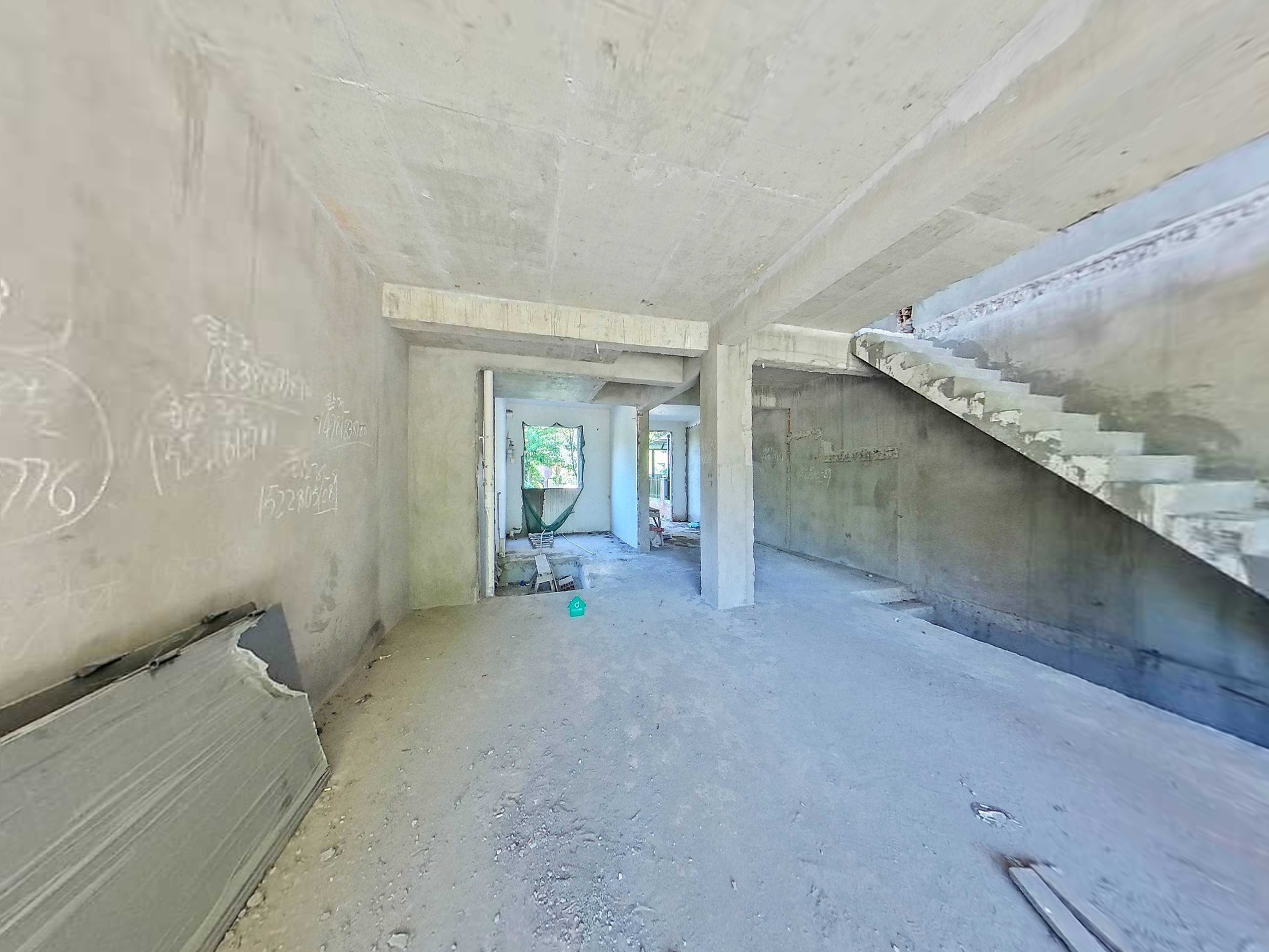 （罗浮广场）四季花城三期（睿城)C区 4室2厅2卫 东南