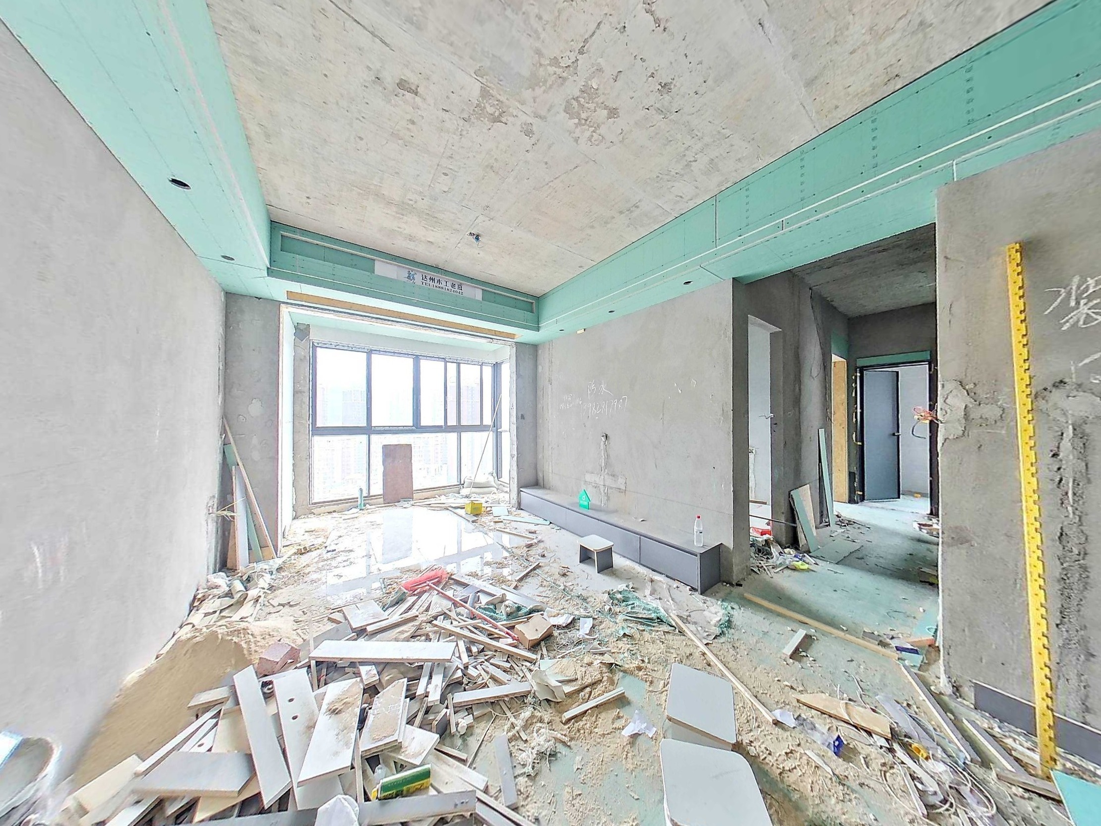 （莲花湖）正黄翡翠公园 4室2厅2卫 南