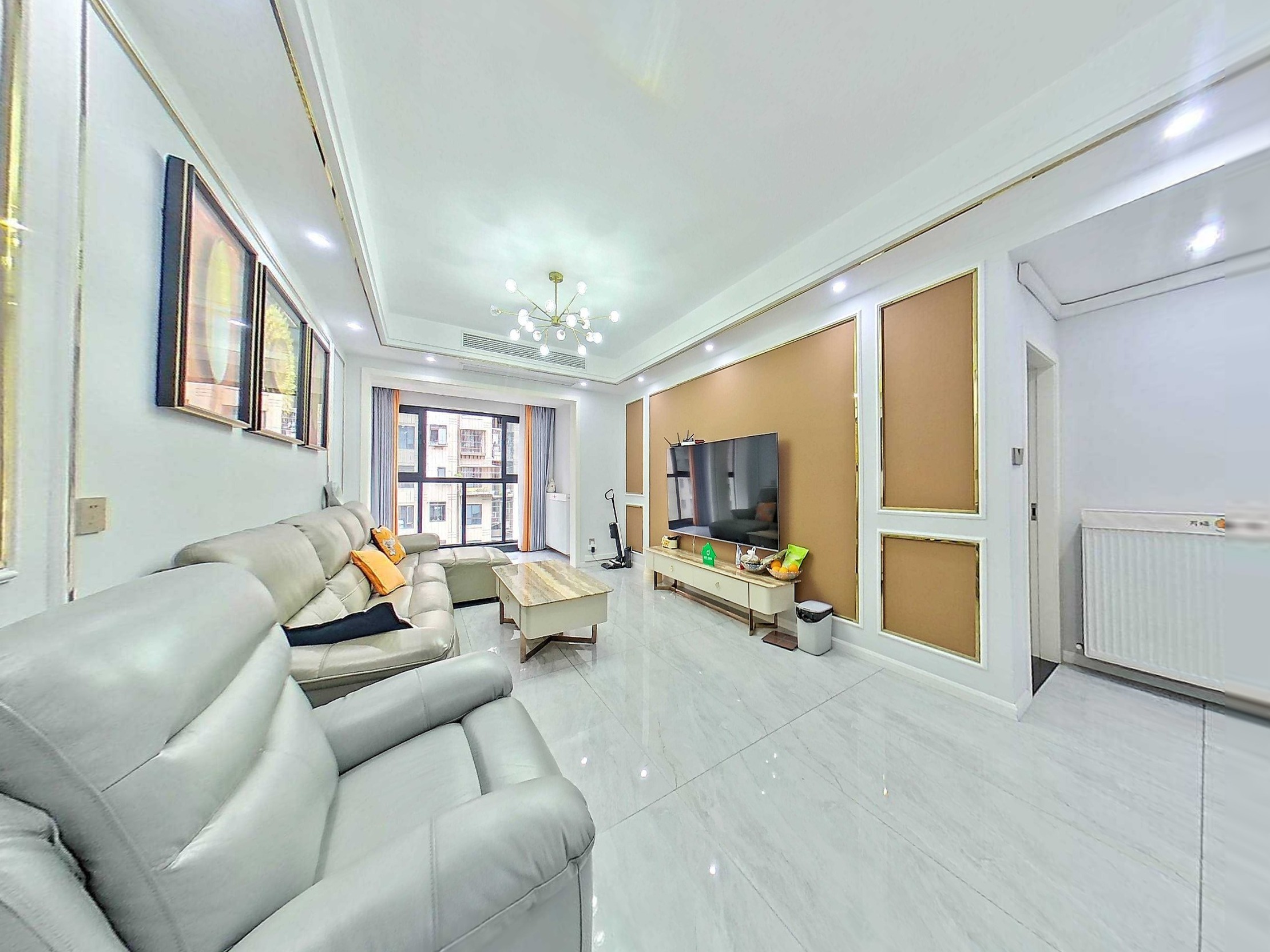 （莲花湖）中梁首府 4室2厅2卫 南