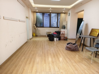 中心广场建行家属院