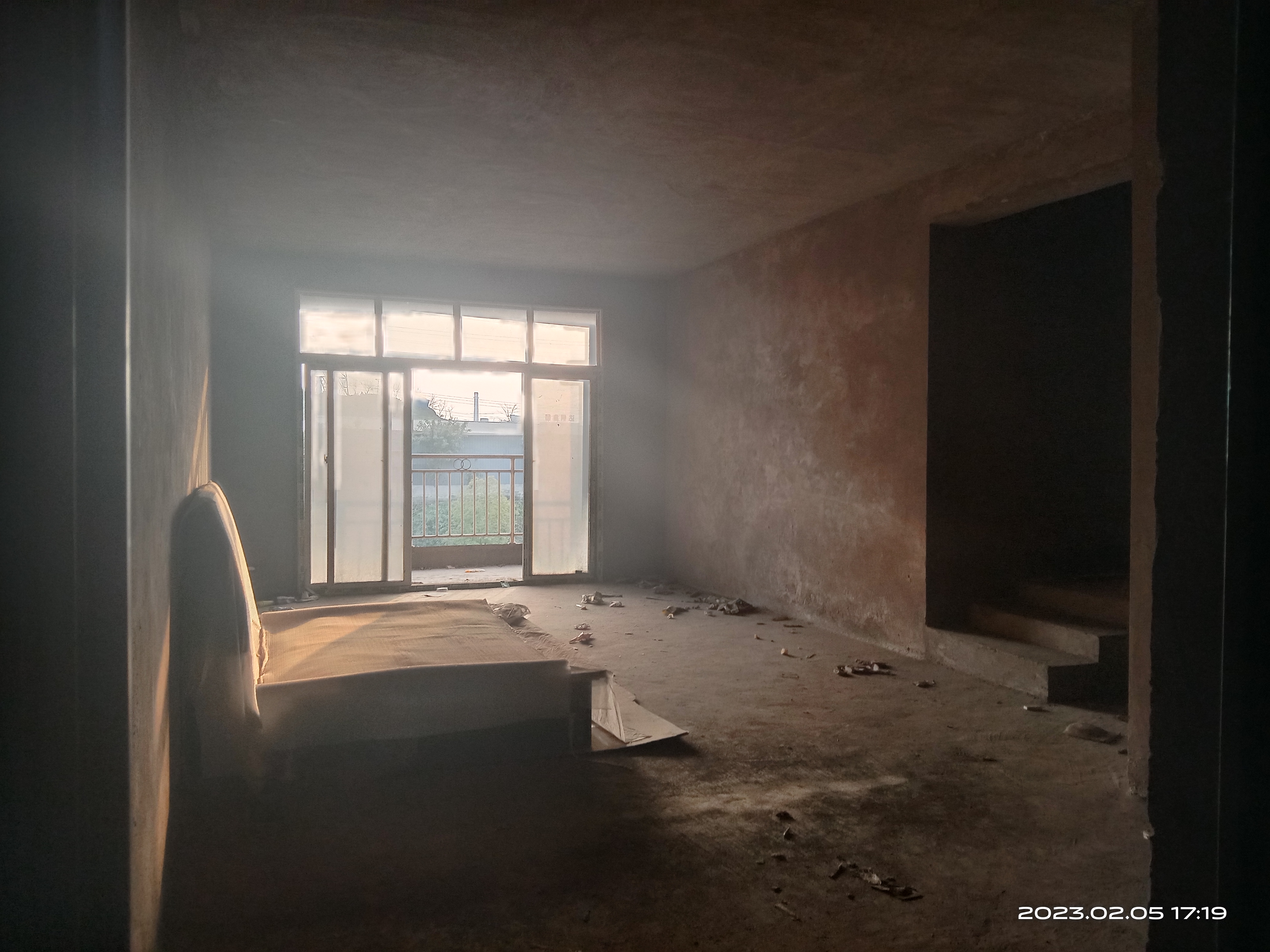 （火车站）金山小区 3室2厅2卫 