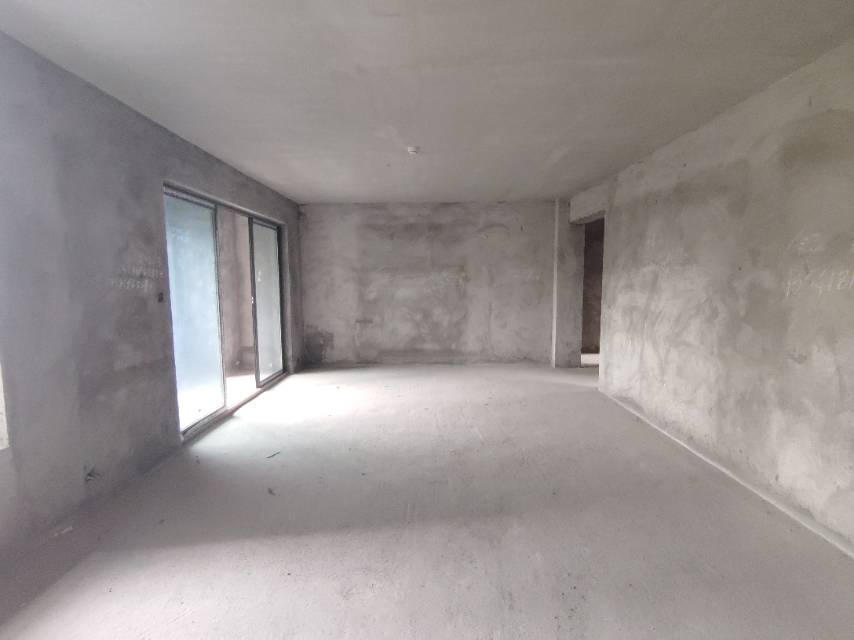 （塔坨）蓝润置地广场 4房2厅2卫 北