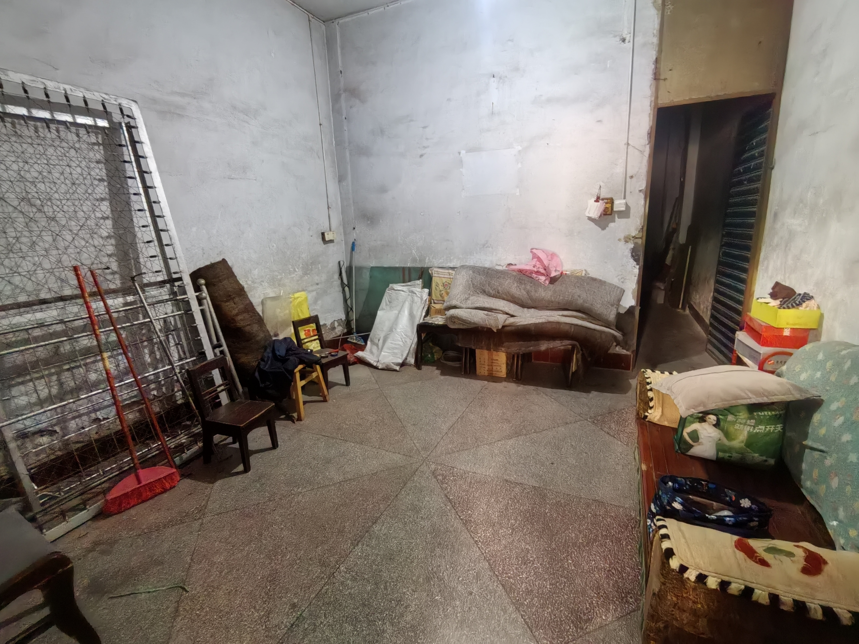 （河市镇）南大街1-51号 5室2厅3卫 西