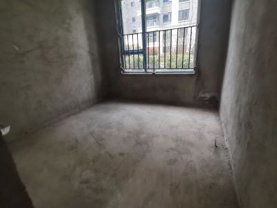 阳光峰渡 3室2厅2卫 68万元 带院子,业主急售,赠送大