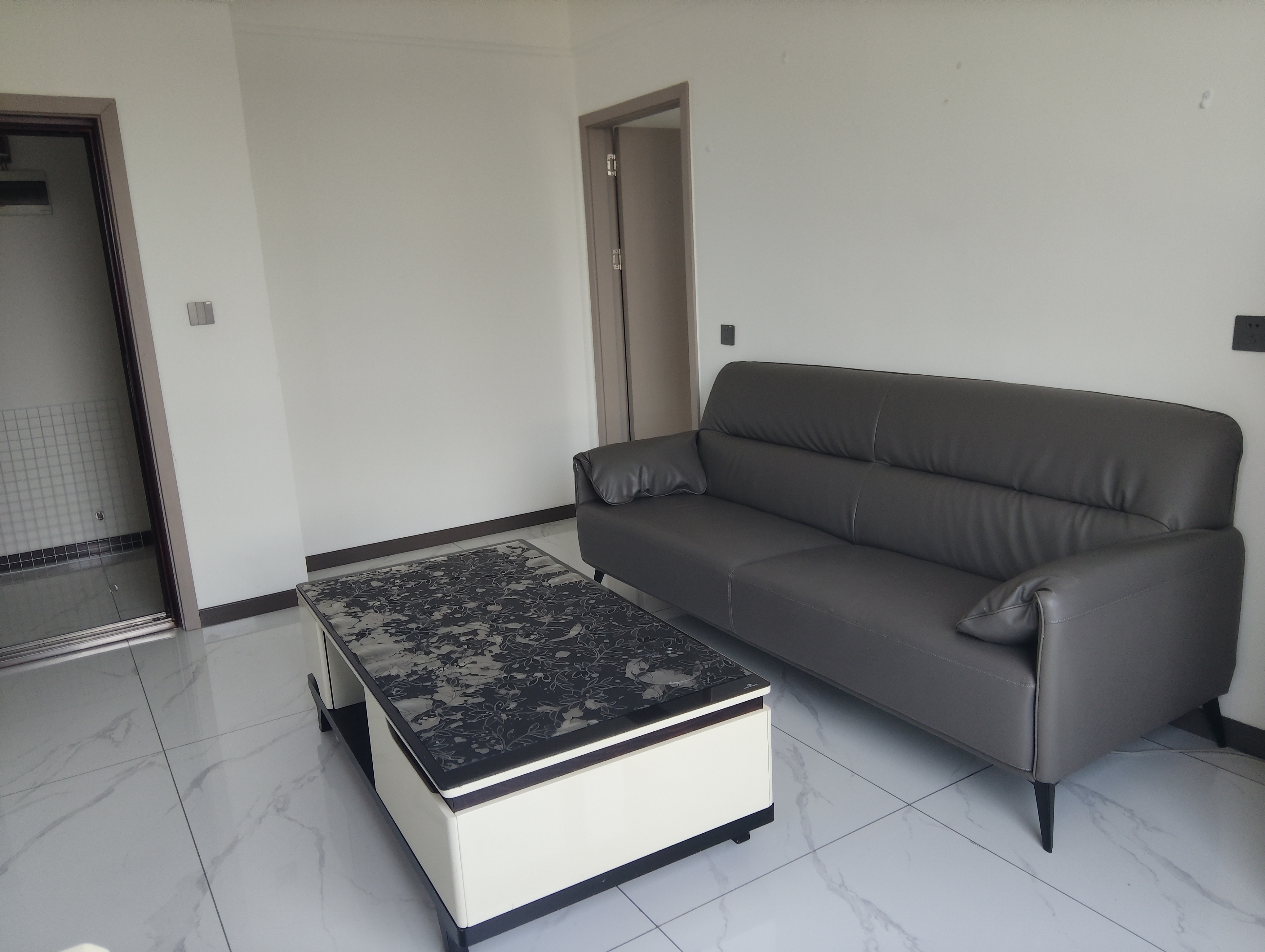 （罗浮广场）四季花城二期（C区) 1室1厅1卫 南北