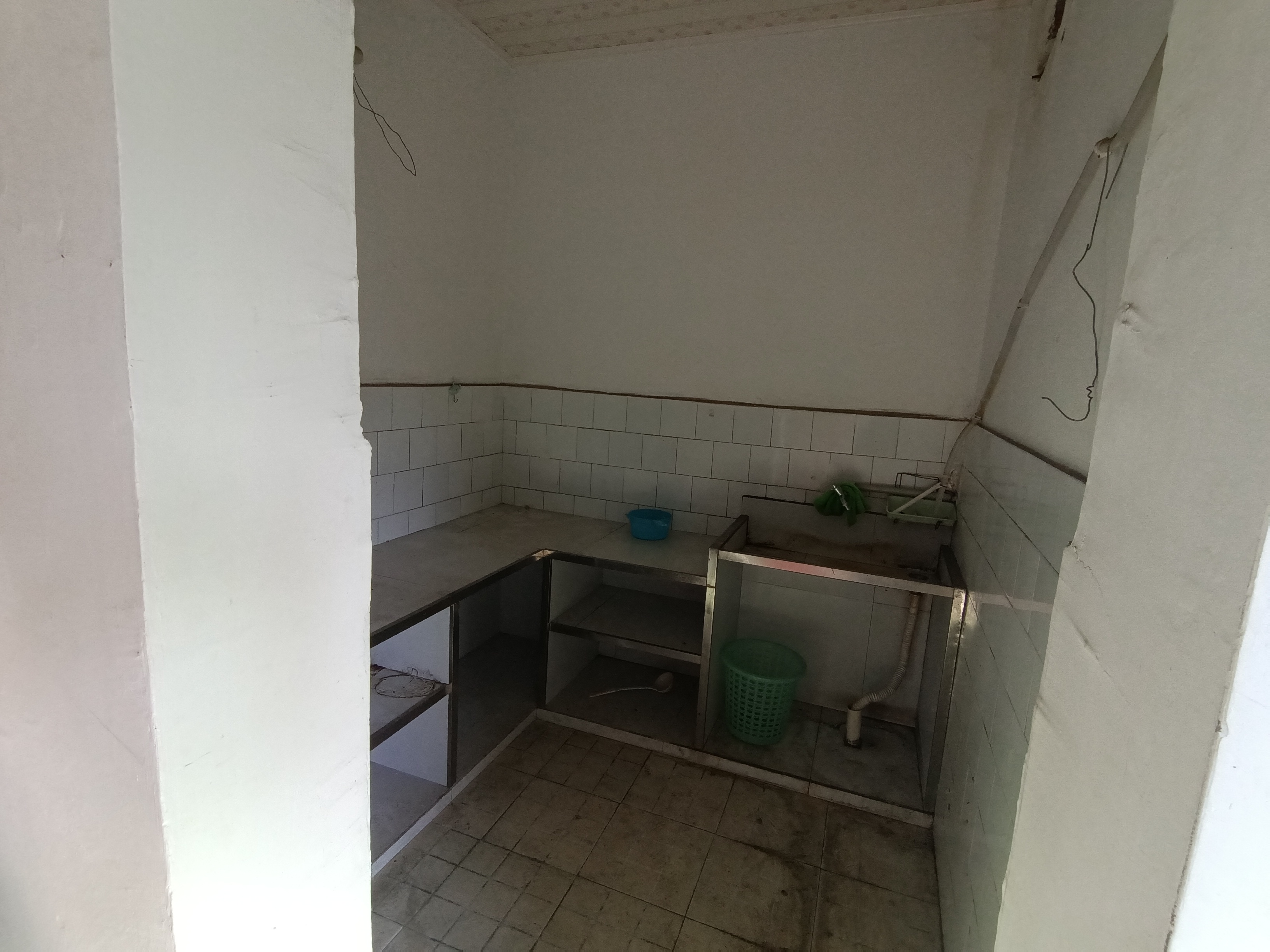 鍋廠梁國土局還村民大樓