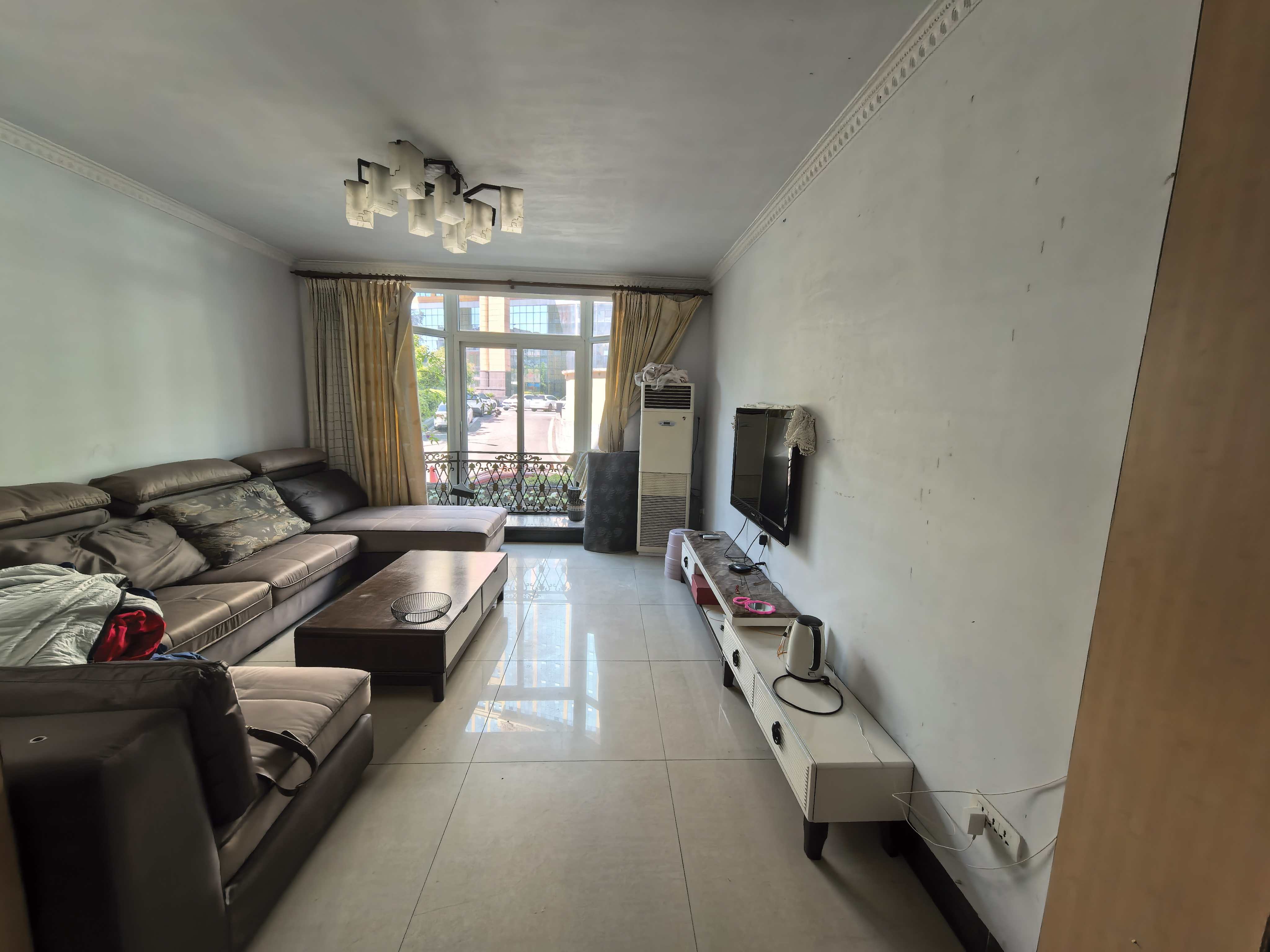 （十字路口）军人住宅 3室2厅2卫 南