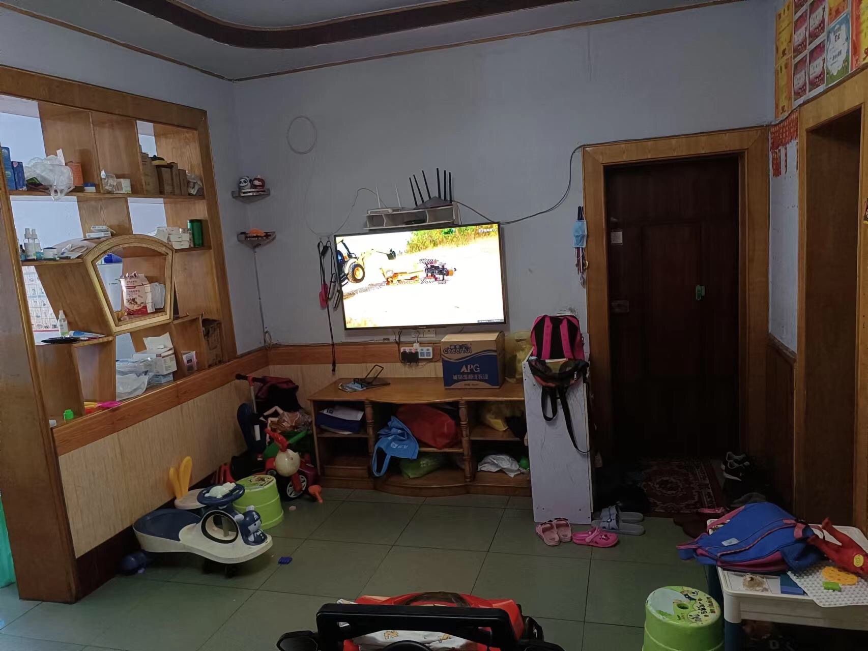 （火车站）石板晶小区 2室2厅1卫 东