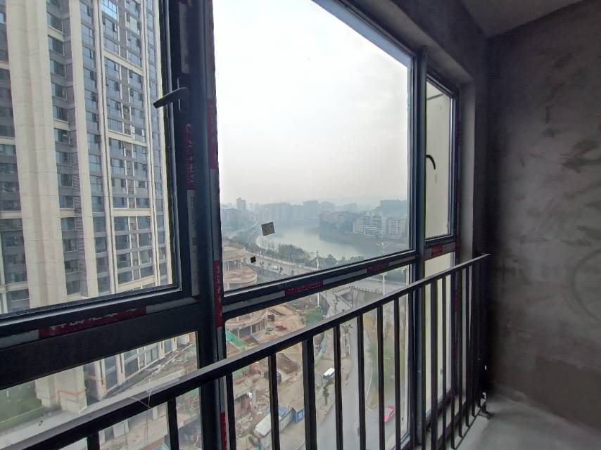 蓝润置地广场