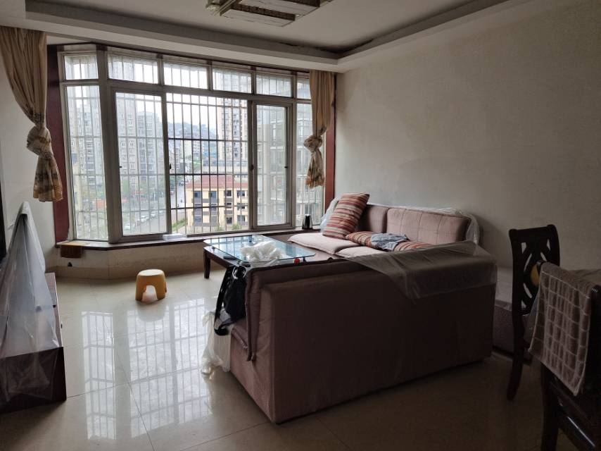 （凤凰大道）通锦国际新城一期 5室2厅2卫 西南