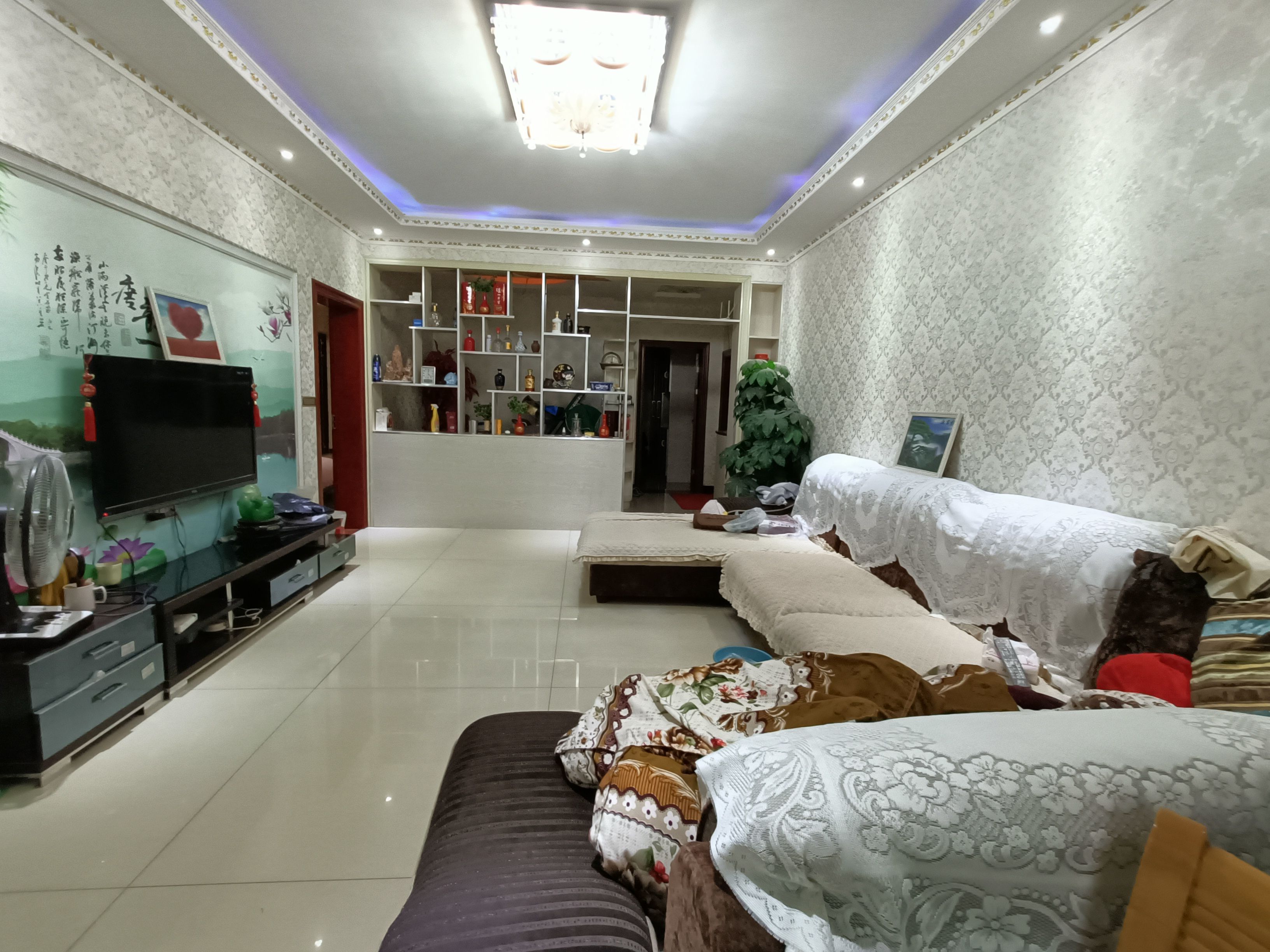 （十字路口）芳维公寓 3室2厅2卫 东