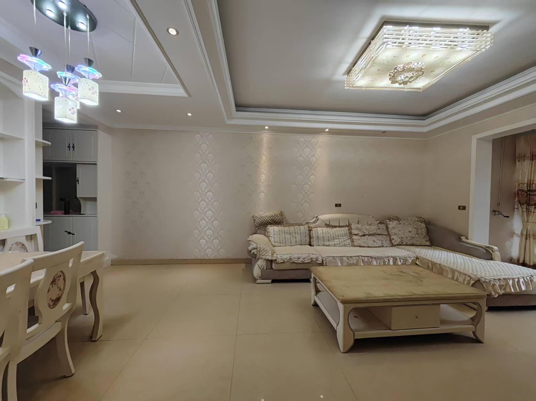 （十字路口）瑞城龙湾 2室2厅1卫 南