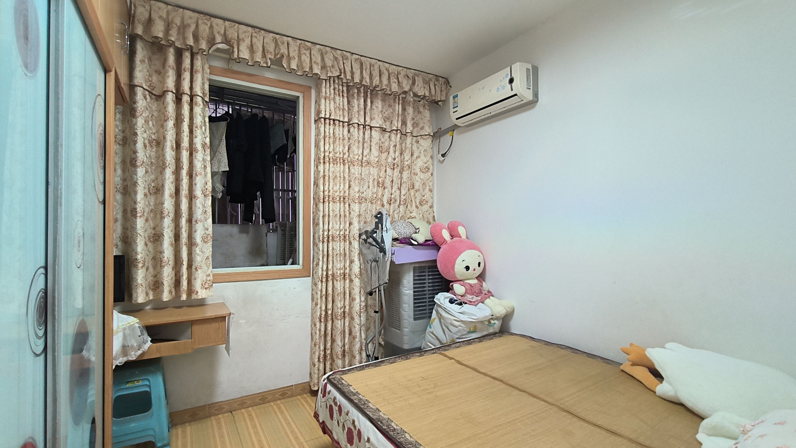 伴山名居